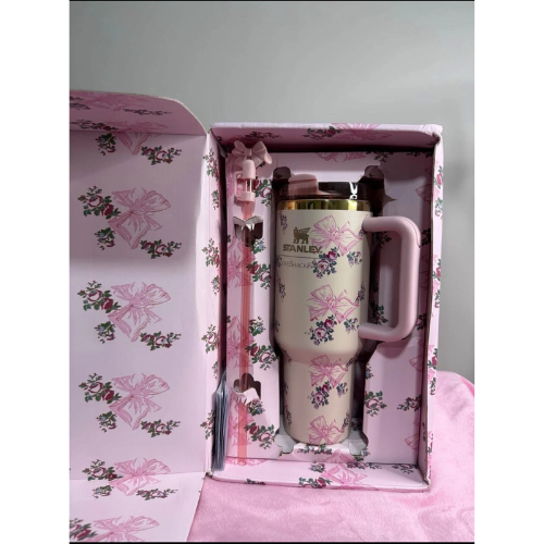 Stanley x LoveShackFancy FlowstateQuencher 40oz Tumbler New